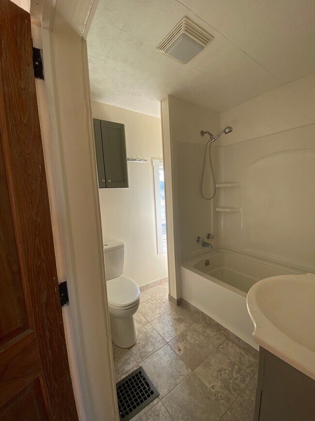 Baño - 96 Maryland St