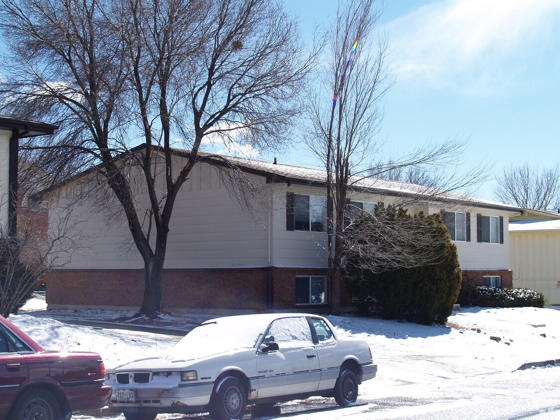 Building Photo - 1709 Eagle View Dr