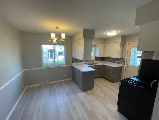 Building Photo - 4148 S Herman St