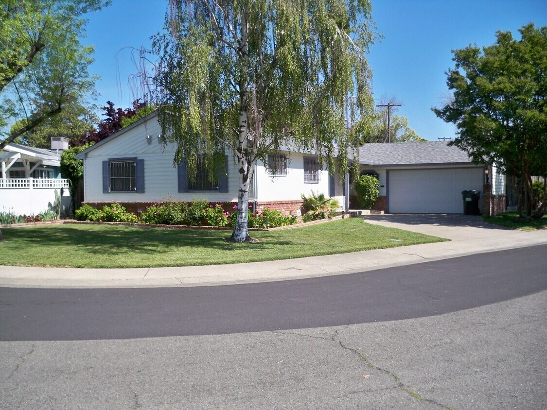 4815 L Pkwy, Sacramento, CA 95823 House Rental in Sacramento, CA
