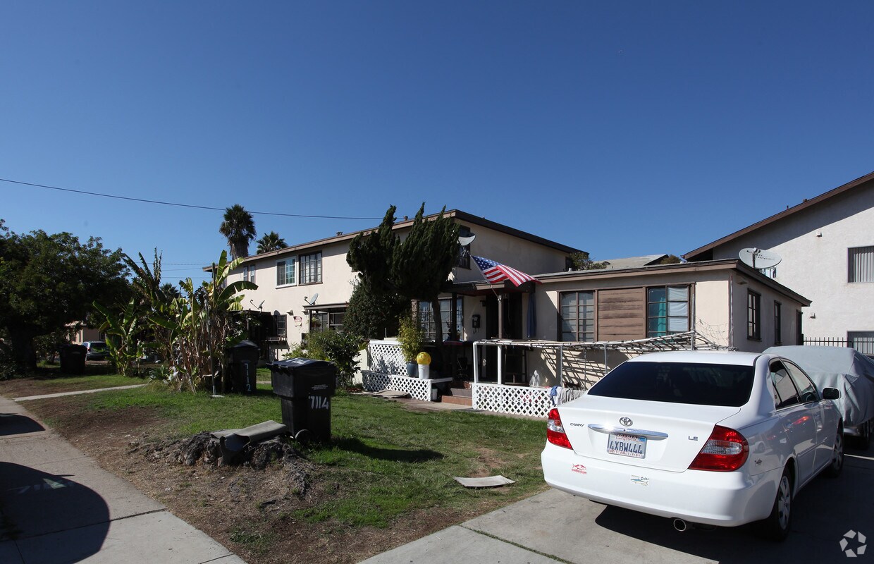 Foto principal - 7104-7114 Tait St