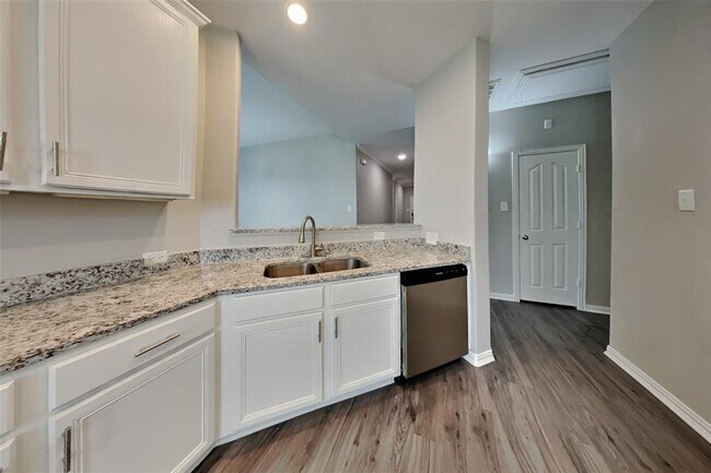 Building Photo - 8322 Loetsch Ridge Way