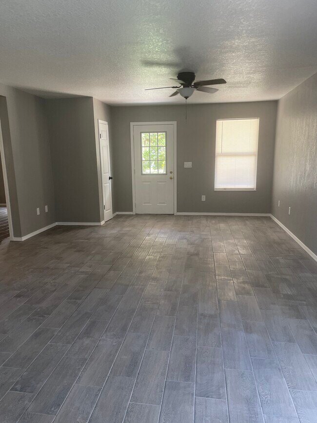 Building Photo - 7069 S Threshold Pt