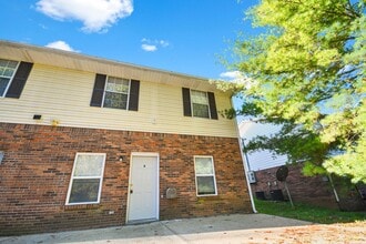 Building Photo - 701 Peachers Dr