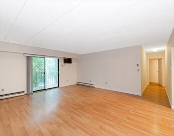 Foto del edificio - 135 Pleasant St