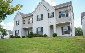 Building Photo - 446 Walker Cir