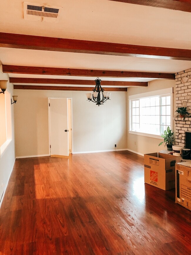 Building Photo - 416 N Houser Dr