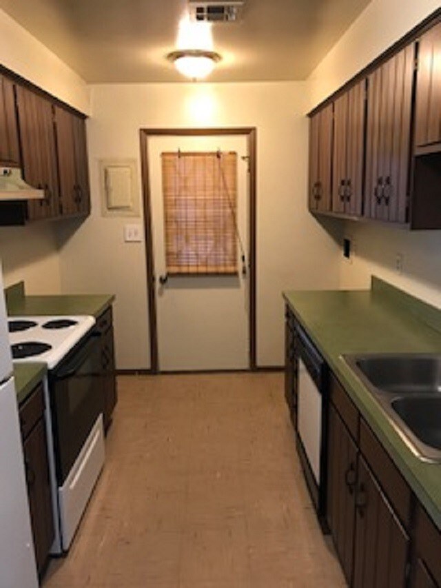 Building Photo - 2717 Boxwood Ln