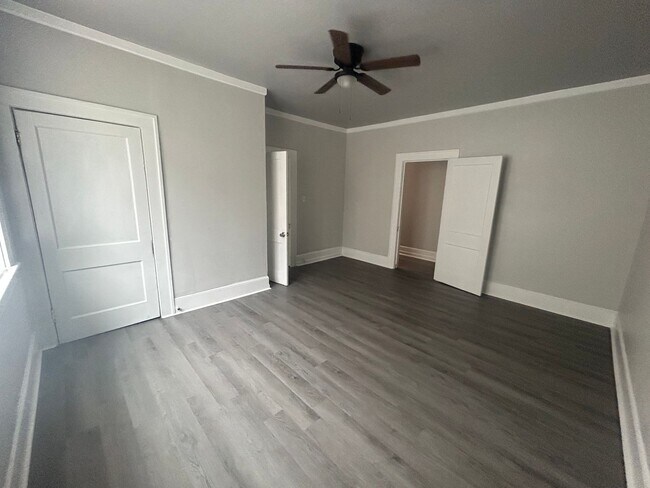 Building Photo - Updated Highland Apartment