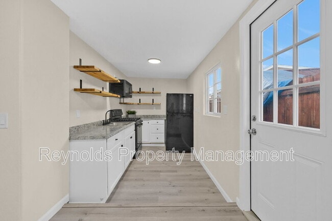 Foto del edificio - 703 Mills St