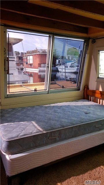 Foto del edificio - 24 Matinicock Ave