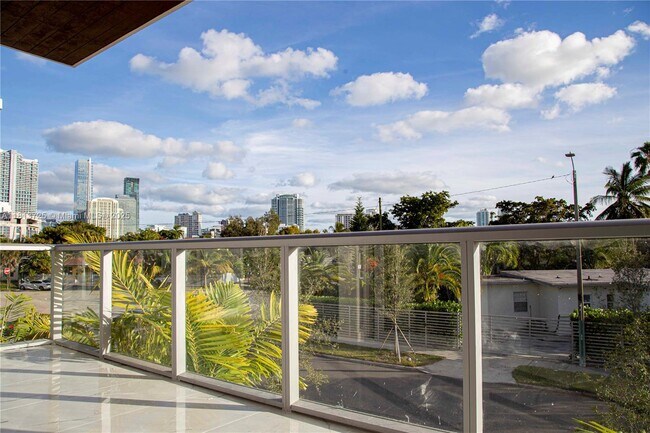 Foto del edificio - 529 SW 11th St