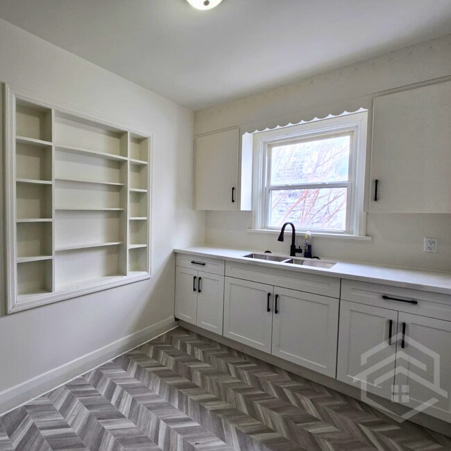 Photo du bâtiment - 2-Bedroom Available in London!!