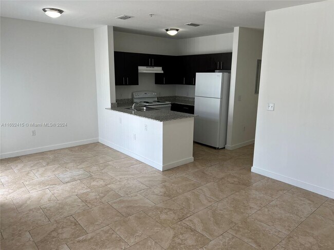 Foto del edificio - 7939 W 2nd Ct