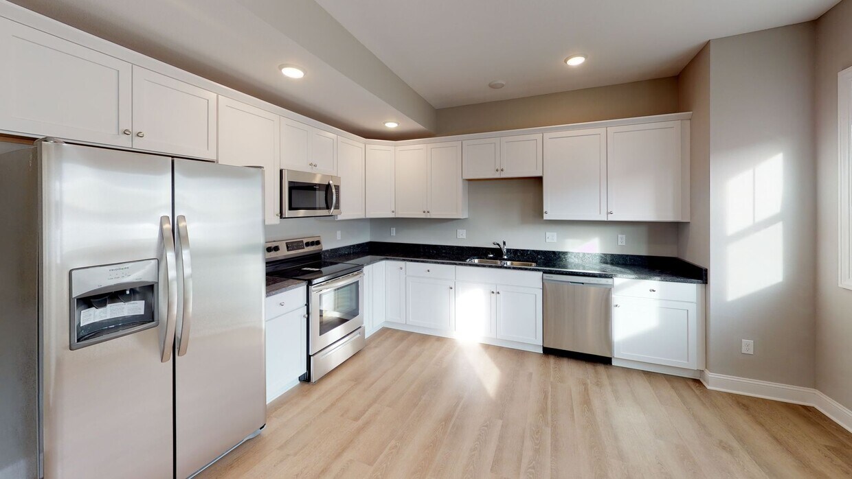 Foto principal - $500 SIGNING BONUS! 3 Bedroom Townhome Ava...