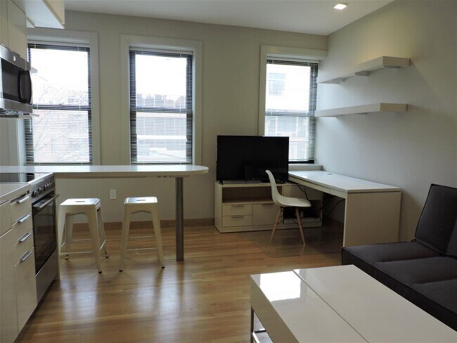 Building Photo - 112 Mount Auburn St
