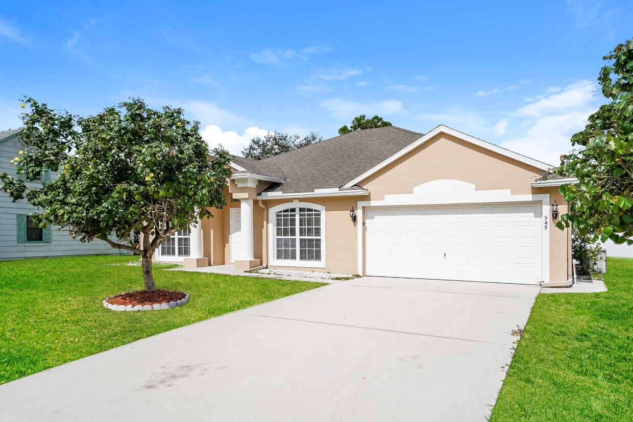Foto principal - 549 SE Crosspoint Dr