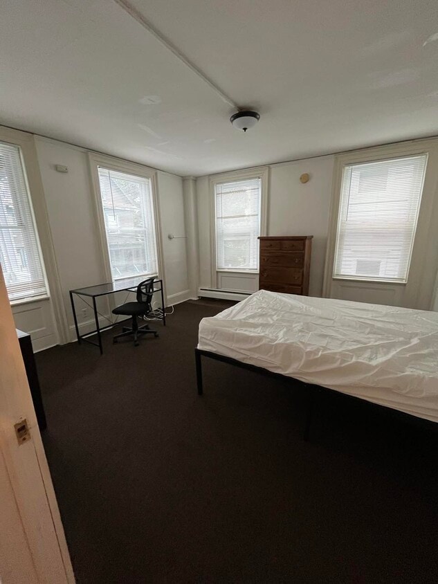 Primary Photo - 108 Catherine St