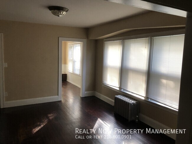 Foto del edificio - 1499 Maple Rd