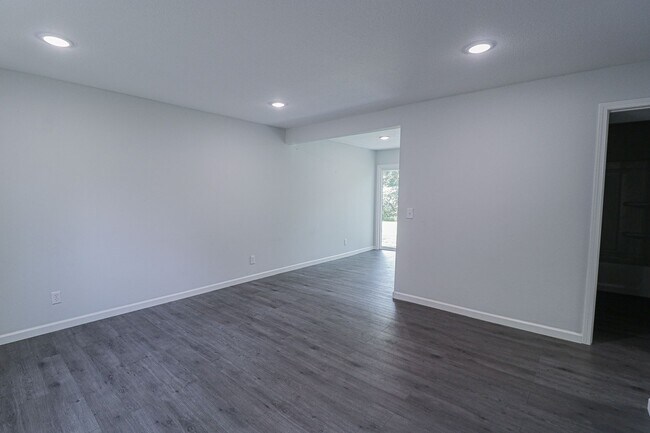 Foto del edificio - 420 West Mahoney Drive
