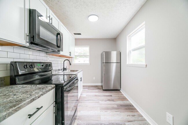 Foto del edificio - 1077 S Hampton Rd