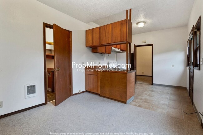 Building Photo - 1102 SE Umatilla St