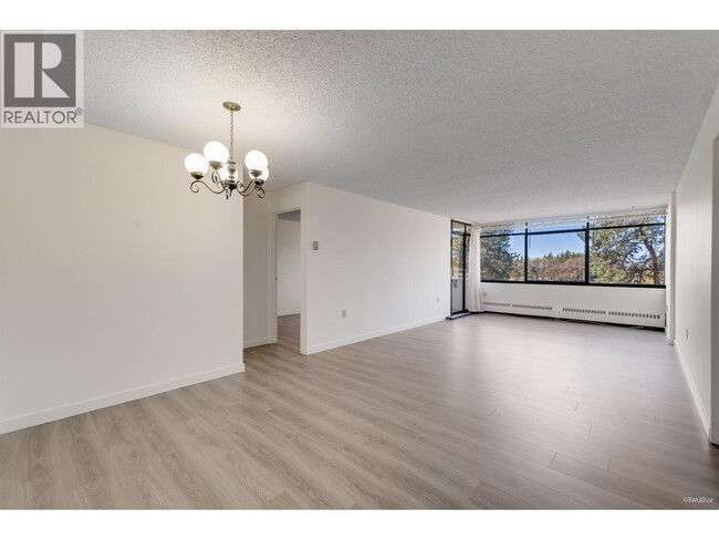 Building Photo - 6611 Minoru Blvd
