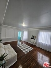 Building Photo - 2932 1/2 Normandie Ave