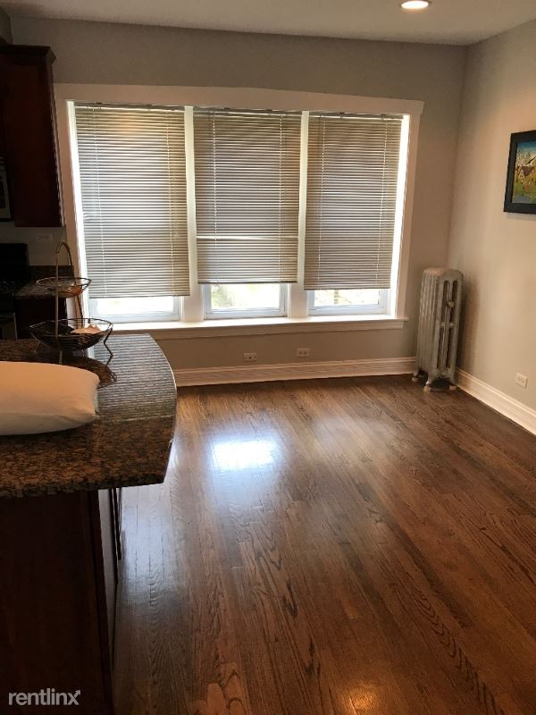 Building Photo - 3657 N Damen Ave