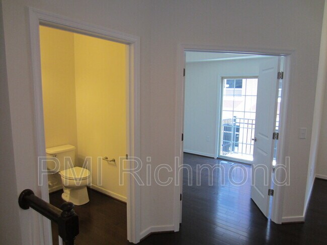 Building Photo - 3903 Brownstone Blvd