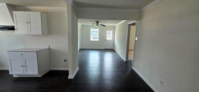 Foto del edificio - 4302 Roberts St