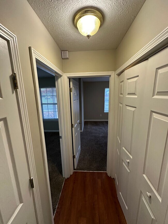 Foto del edificio - Amazing 3 bed 2 full bath Westside. 10th a...