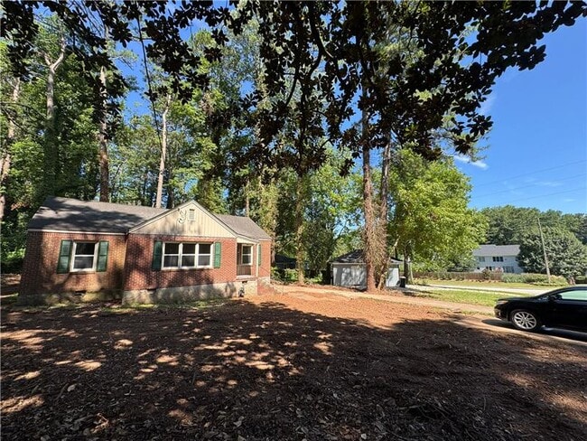 Building Photo - 1833 Ridgeland Dr