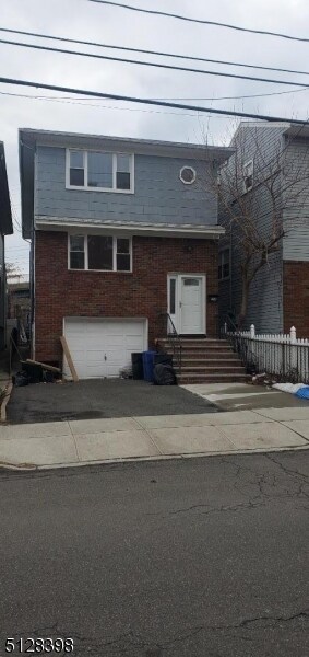 Primary Photo - 238 Bergen St
