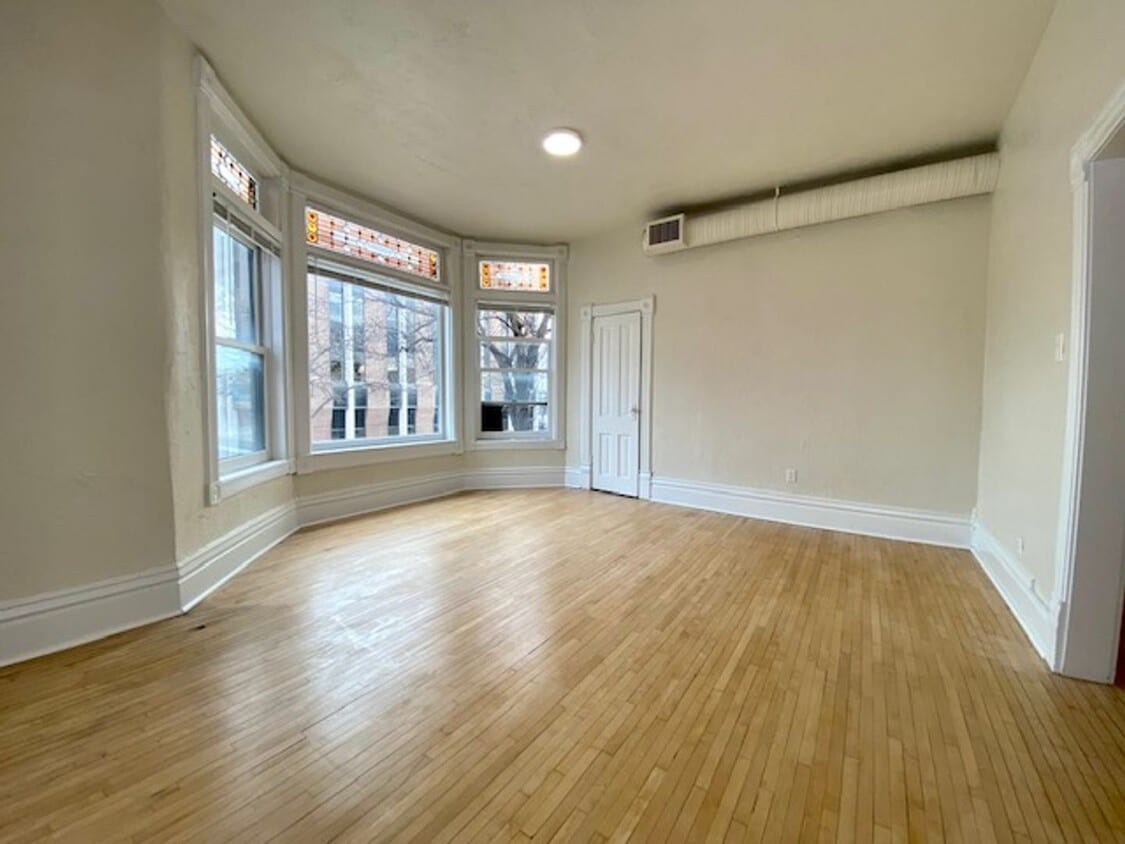 123 N Broadway Unit Apt. 1, Green Bay, WI 54303 Room for Rent in Green Bay, WI