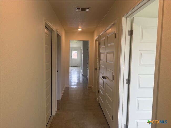 Foto del edificio - 903 Switchgrass Dr