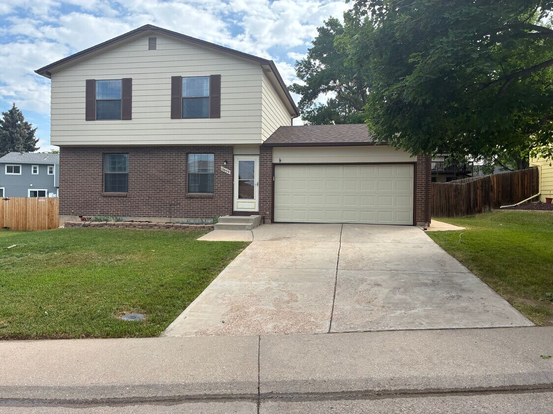 Primary Photo - Beautiful 3-Bedroom, 3-Bath Home With Grea...