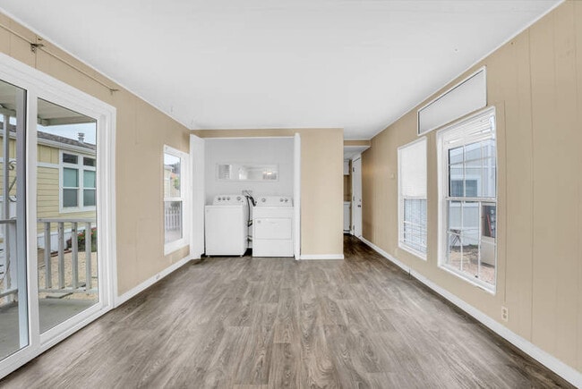 Building Photo - 248 2nd Ave