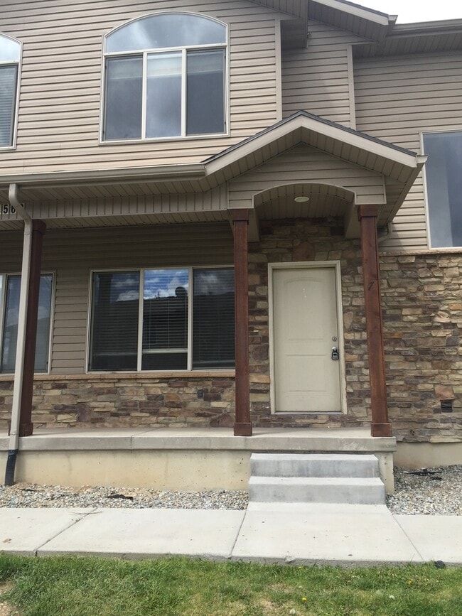 Building Photo - 1562 W 300 S