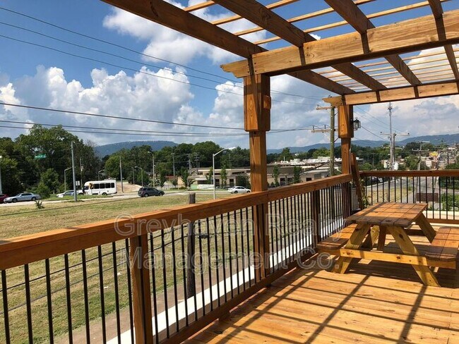 Foto del edificio - 2551 McCallie Ave