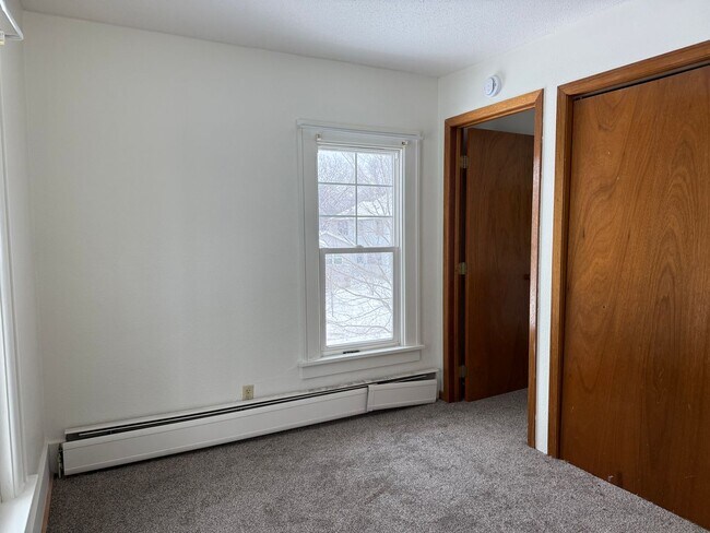 Building Photo - HATCH AND YOUNG 722