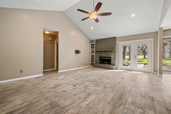 Building Photo - 25 Woodcreek Dr