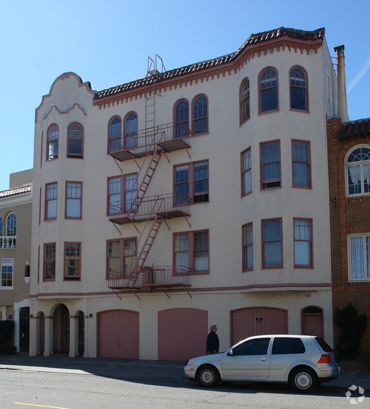 Building Photo - 1745 Beach St