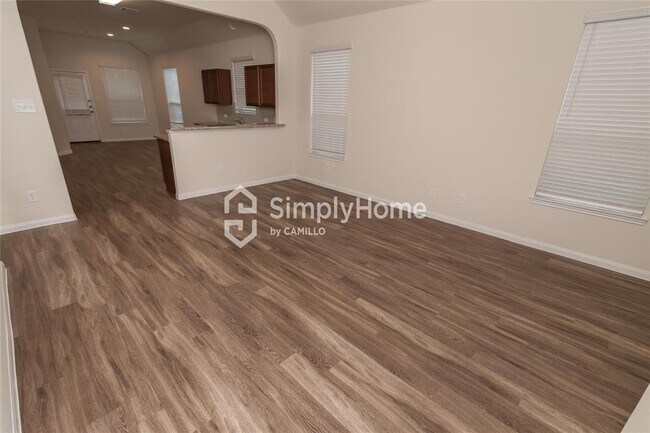 Building Photo - 2219 Spring Hollow Dr