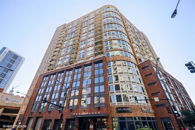 Foto del edificio - 600 N Kingsbury St