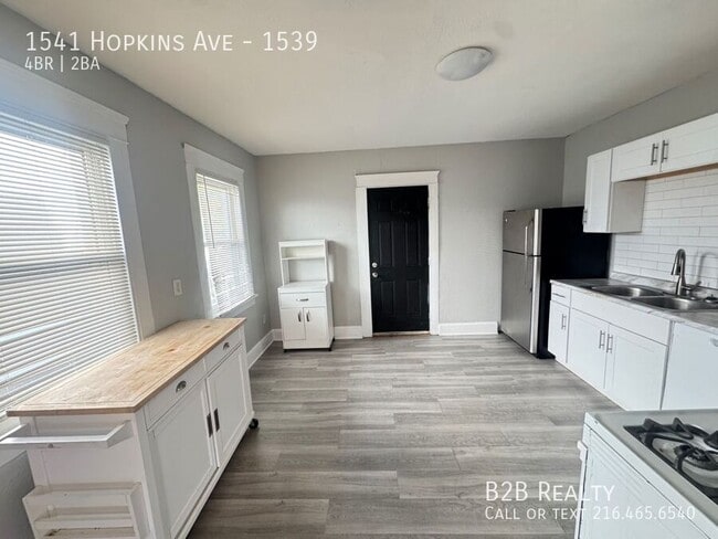 Building Photo - 1541 Hopkins Ave