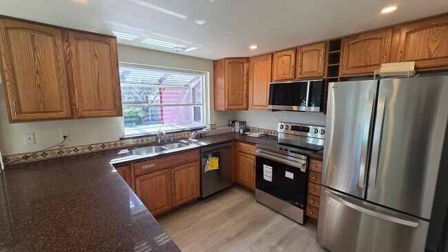 Foto del edificio - Newly Renovated NW Reno Home