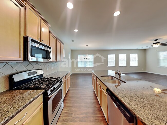 Building Photo - 1613 Deer Meadows Dr