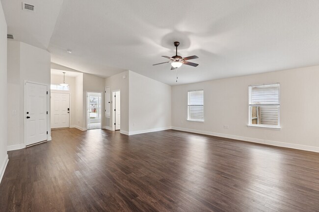 Building Photo - 5173 Peach Dr
