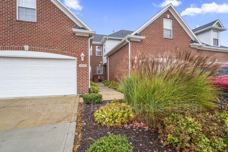 Foto principal - 16355 Meadowlands Ln